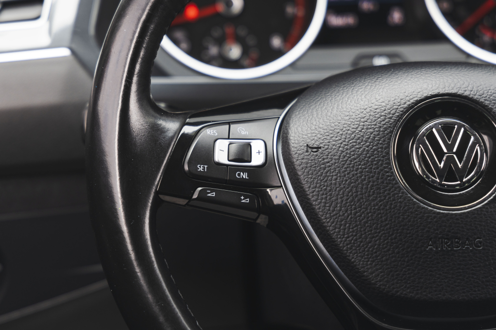 Volkswagen Tiguan SE 2018 photo 17