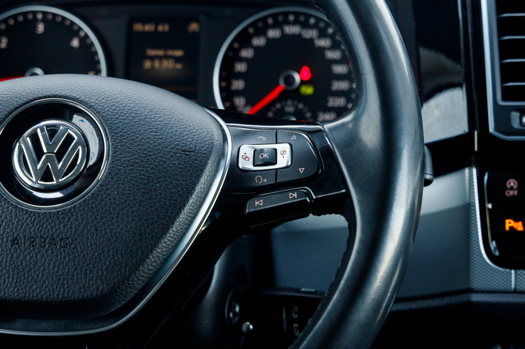 Volkswagen Multivan Highline 2016 photo 35