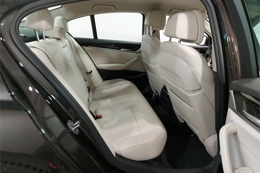 BMW 5 Series 2018 photo 4