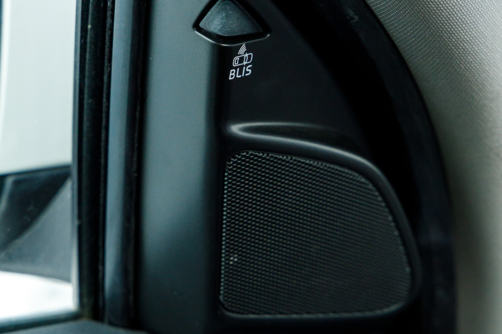 Volvo XC60 2015 фото 12