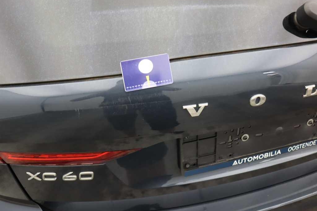 Volvo XC60 2019 фото 10