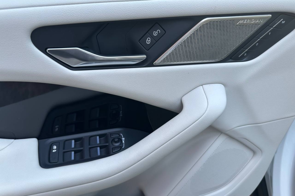 Jaguar I-Pace EV400 90kWh AWD 2018 photo 8