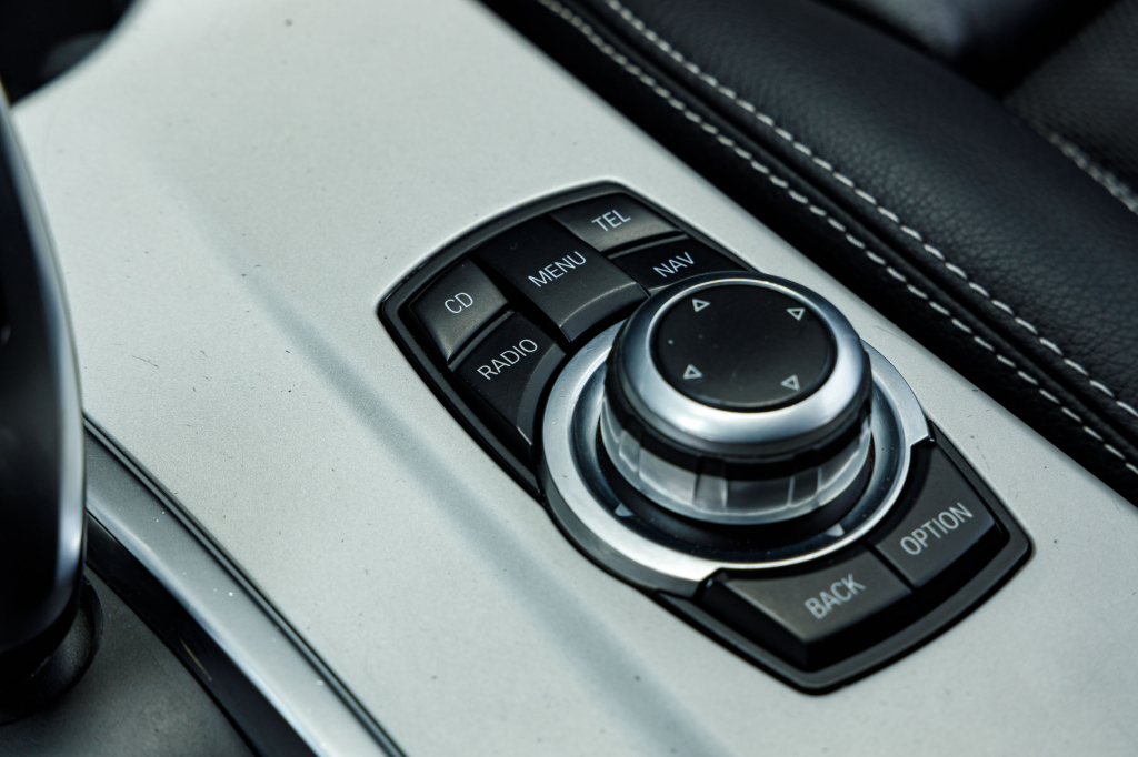 BMW X3 2011 фото 11