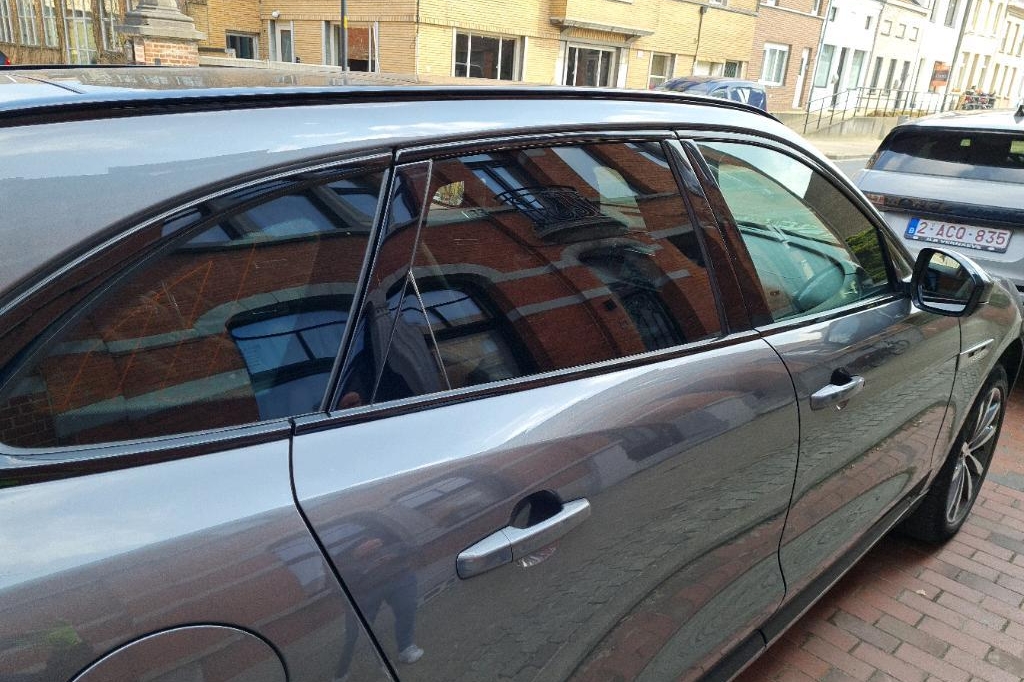 Jaguar F-Pace 2018 photo 57