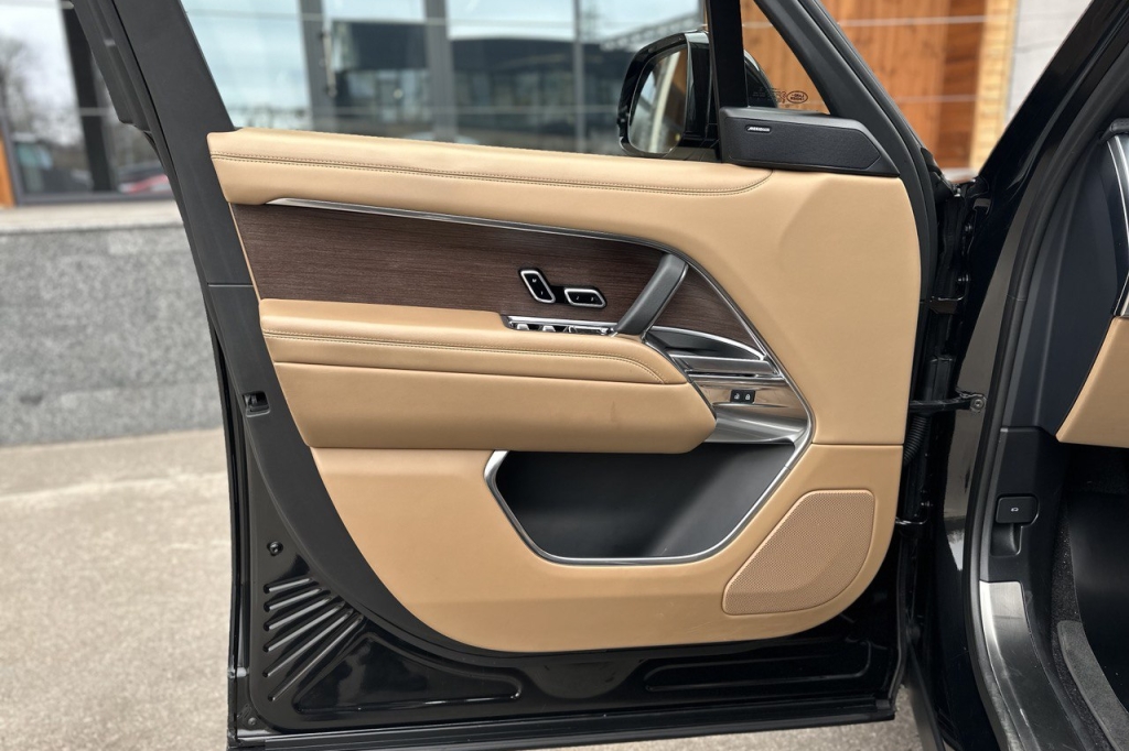 Land Rover Range Rover P440 AT 2022 photo 9