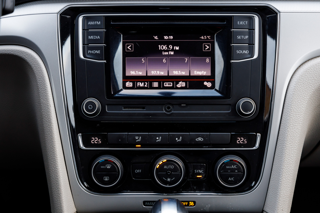 Volkswagen Passat S LED 2016 photo 11