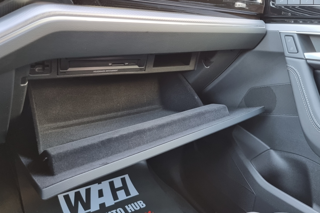 Volkswagen Touareg PLATINUM 2021 photo 20