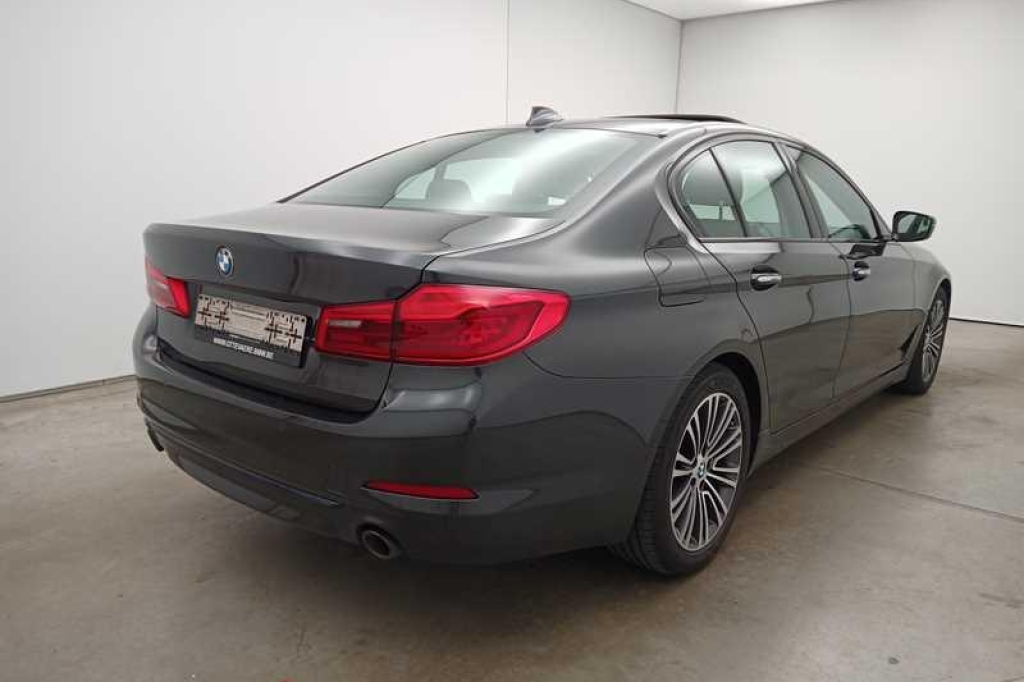 BMW 5 Series 2018 photo 4