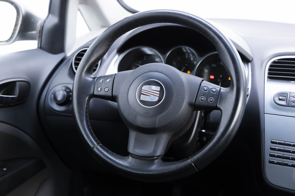 SEAT Toledo 2006 фото 14