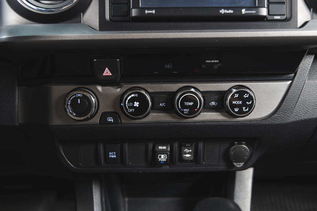 Toyota Tacoma 2018 photo 24