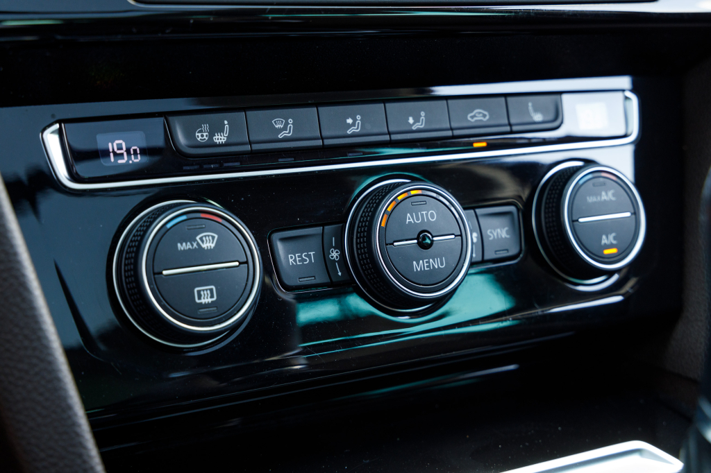 Volkswagen Passat B8 Highline 2015 photo 19