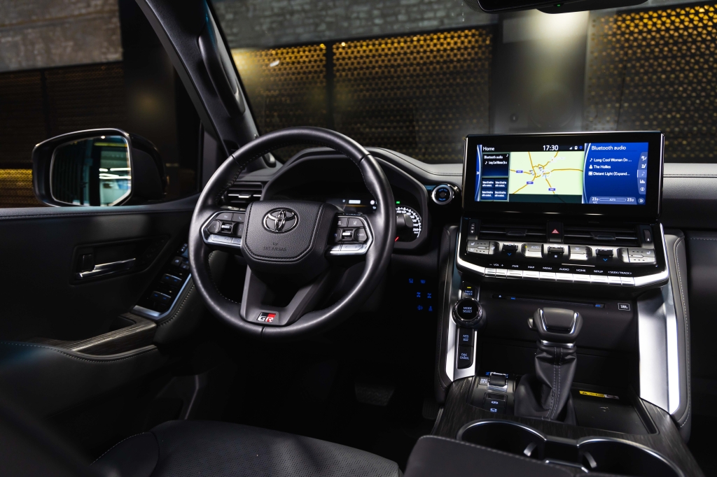 Toyota Land Cruiser GR 2023 photo 35