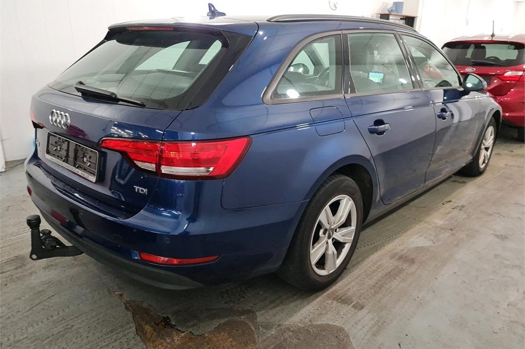 Audi A4 Avant 2017 фото 6