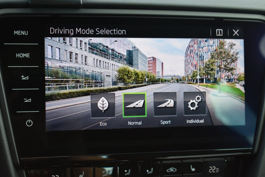 Skoda Octavia Combi RS 2018 photo 5