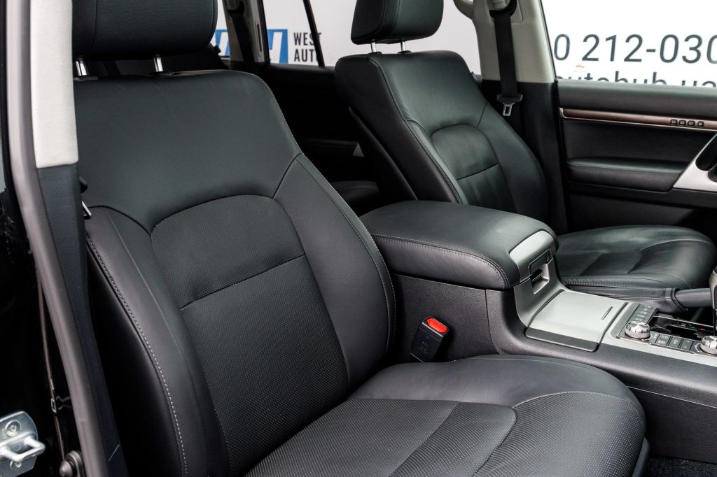 Toyota Land Cruiser 200 2018 photo 21