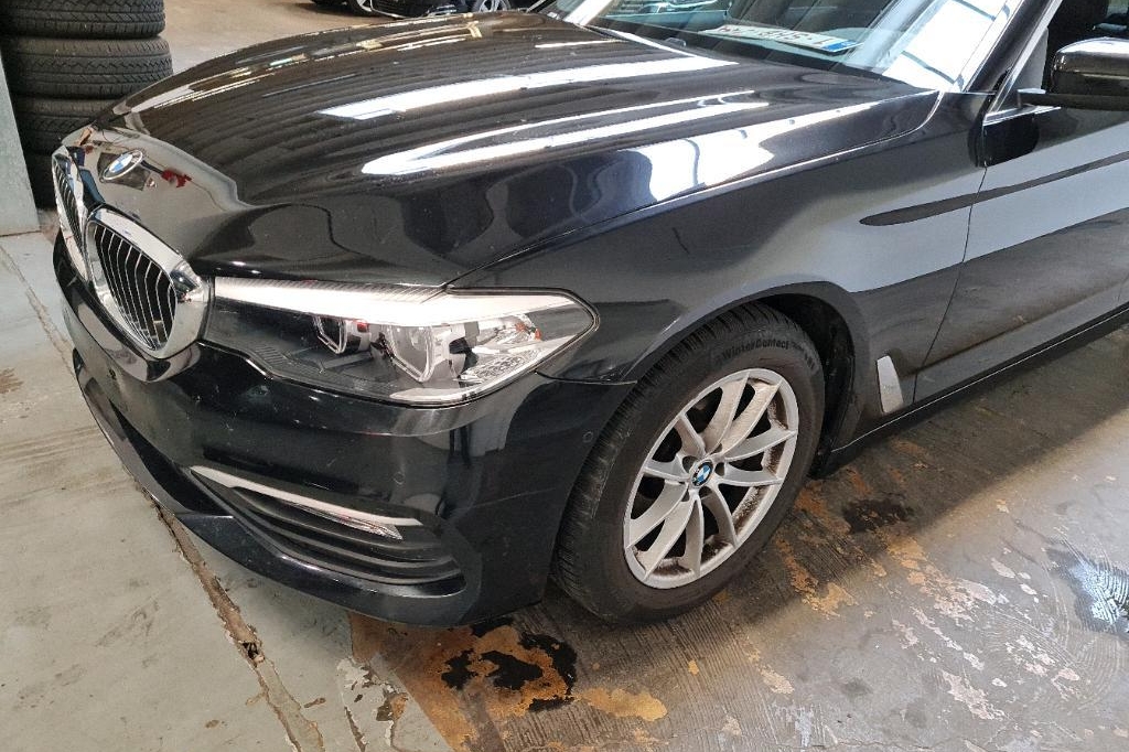 BMW 5 Series 2017 фото 26