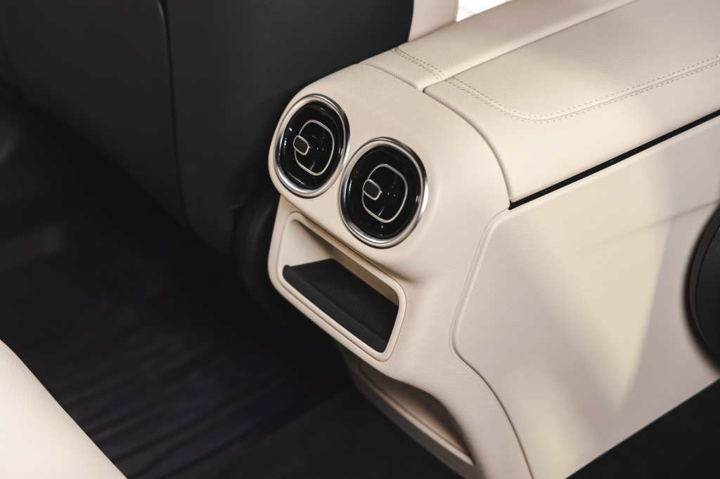 Mercedes-Benz GLC-Class 2023 photo 43