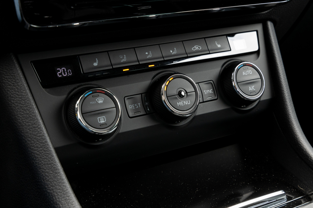 Skoda Superb 2016 фото 29