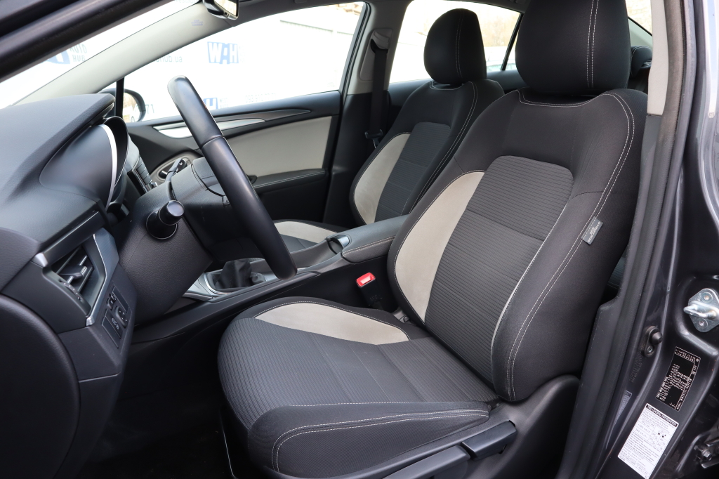 Toyota Avensis фото 15