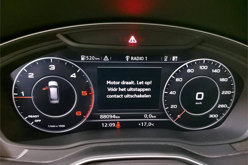 Audi A4 Avant 2017 фото 1