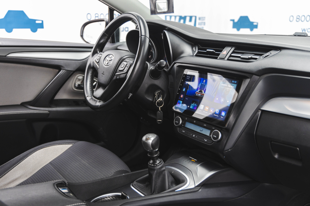 Toyota Avensis 2016 photo 26