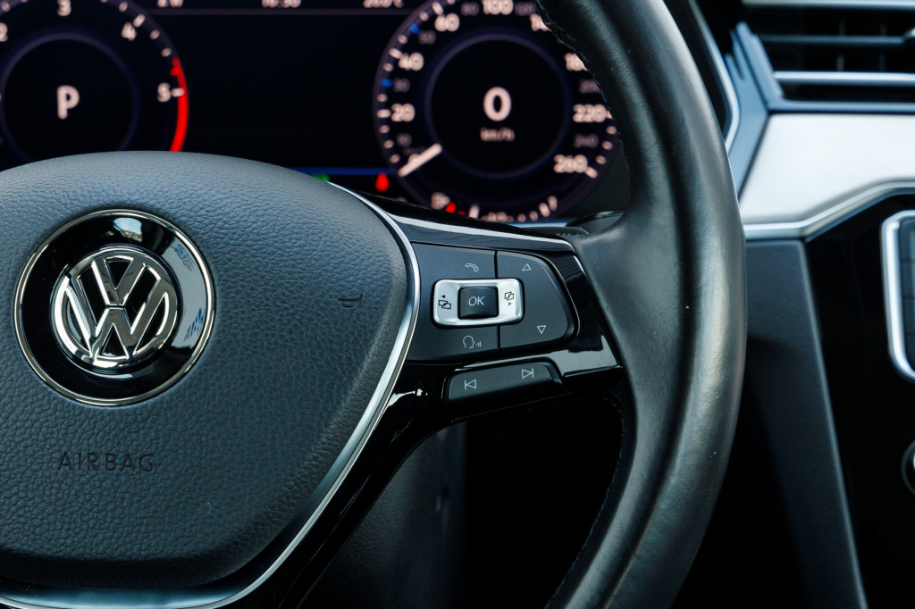 Volkswagen Passat B8 Highline 4Motion 2016 photo 29