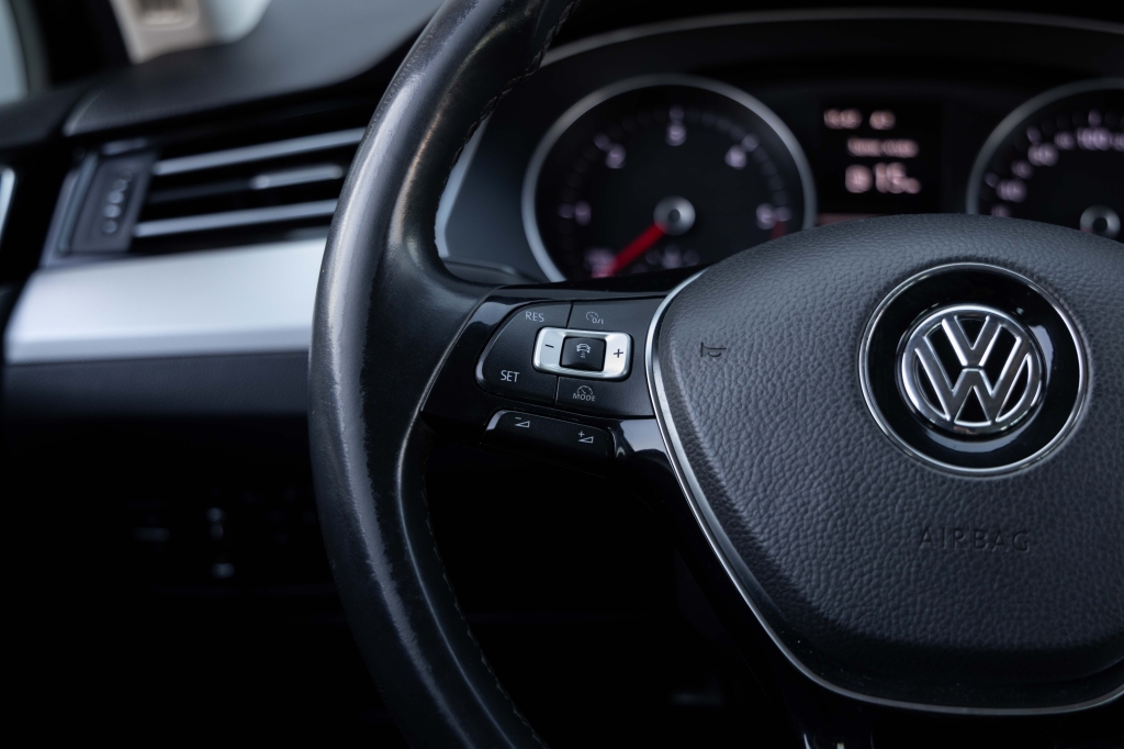 Volkswagen Passat B8 2015 фото Volkswagen Passat B8 2015 фото 19