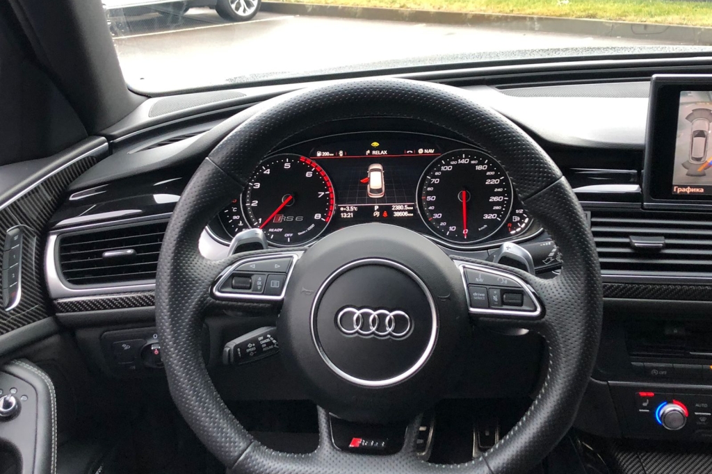 Audi RS6 2017 фото 12