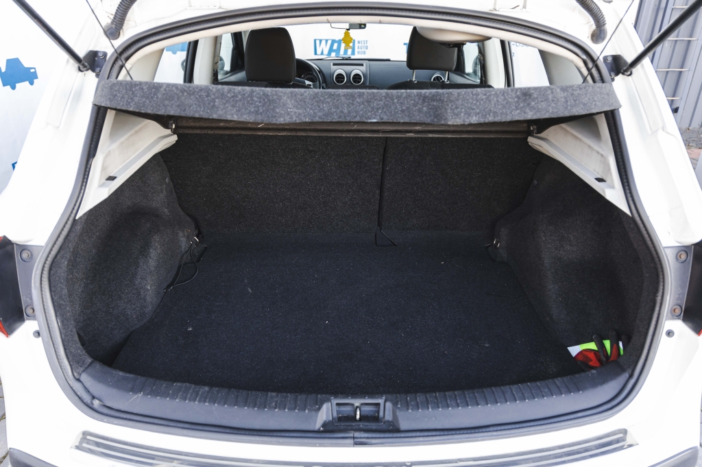 Nissan Qashqai 2012 photo 29