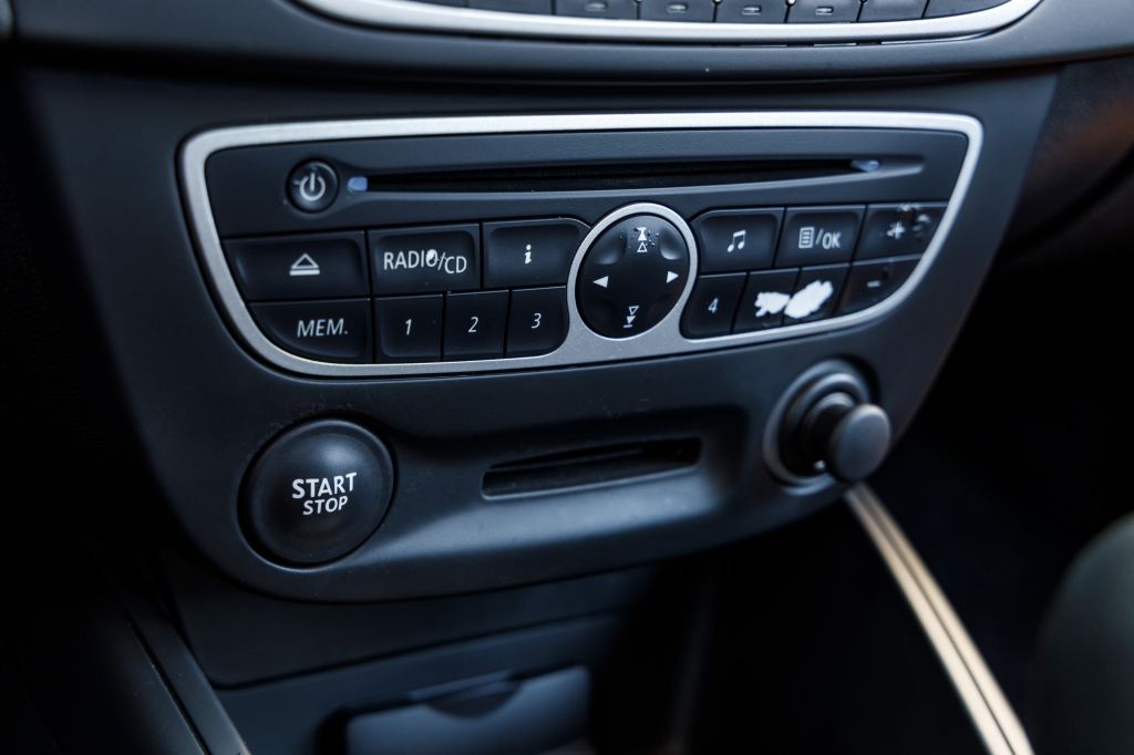 Renault Megane TCe 2010 photo 24