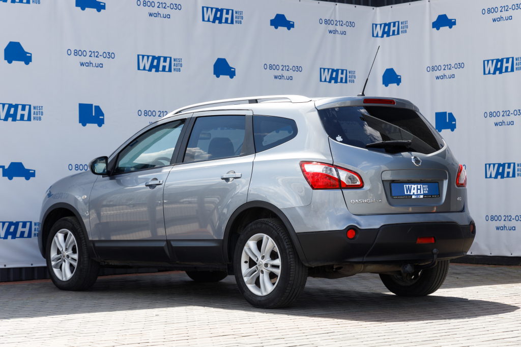 Nissan Qashqai+2 AWD 2010 photo 3