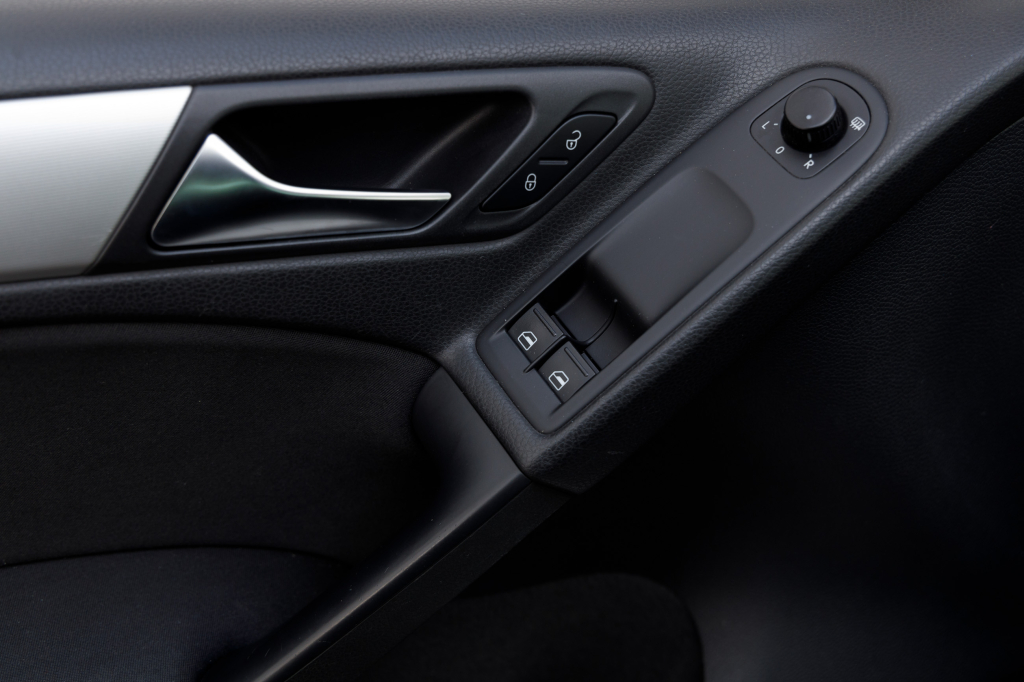 Volkswagen Golf VI TEAM фото 10