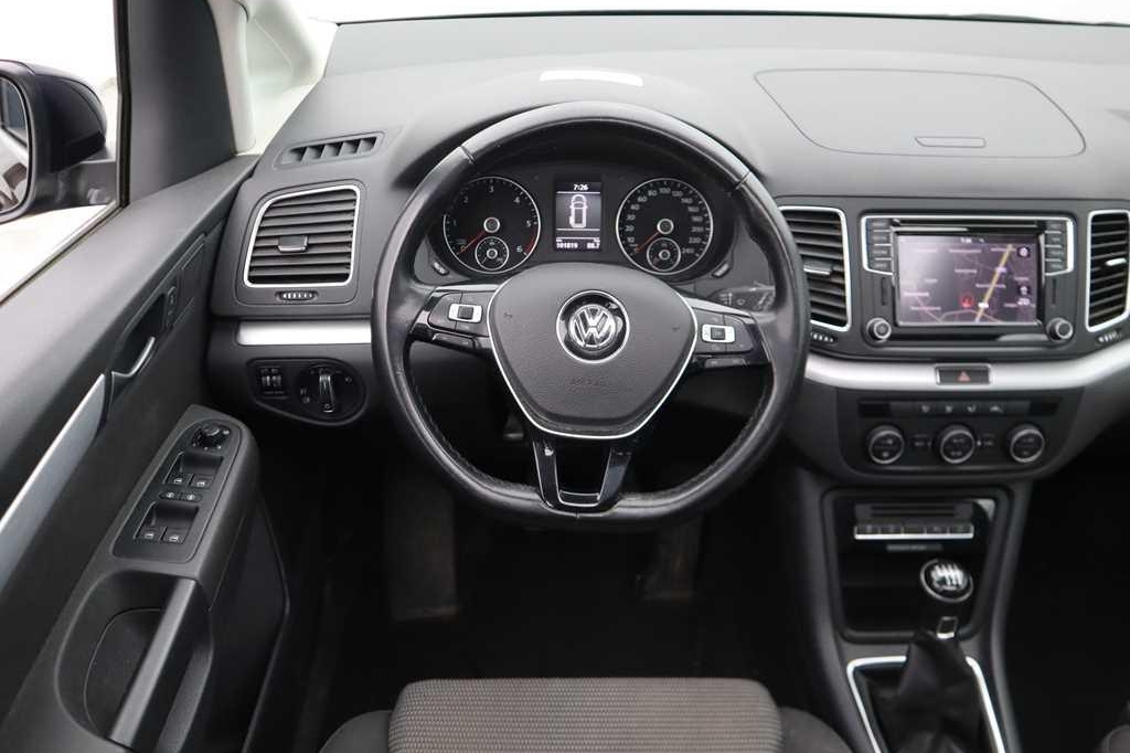 Volkswagen Sharan 2016 photo 2