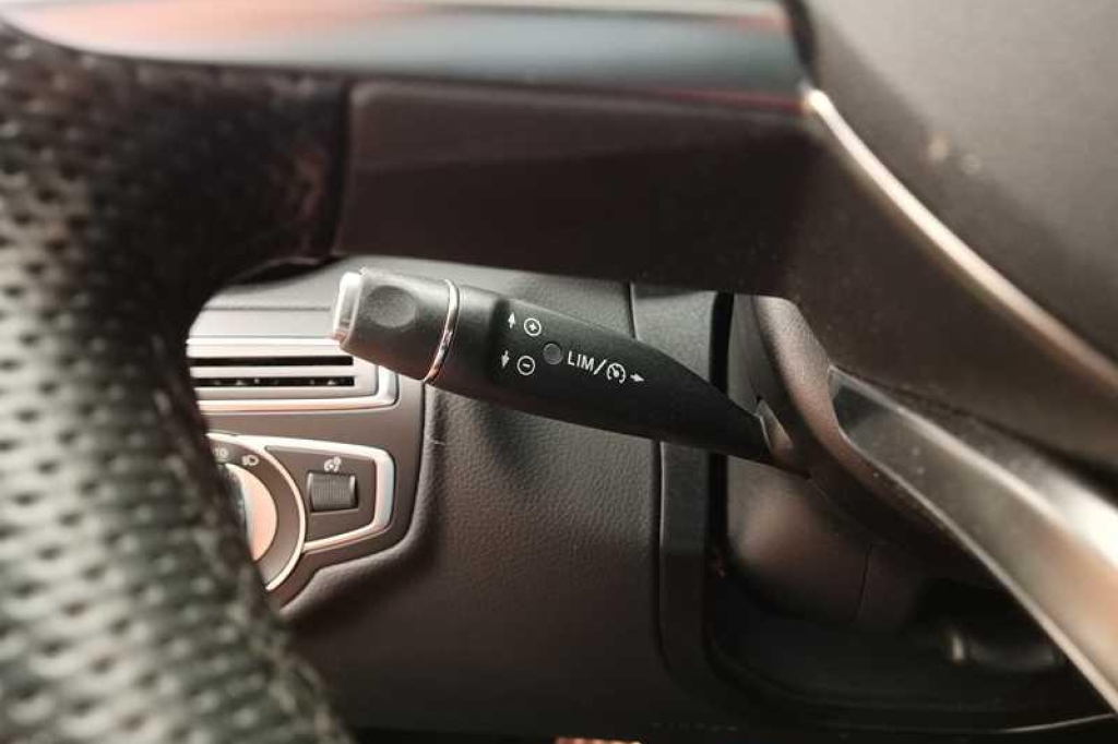 Mercedes-AMG C-Klasse 2017 фото 36