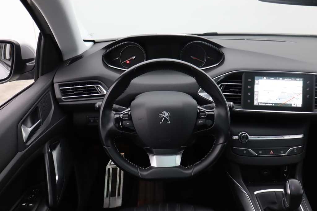 Peugeot 308 2016 фото 6