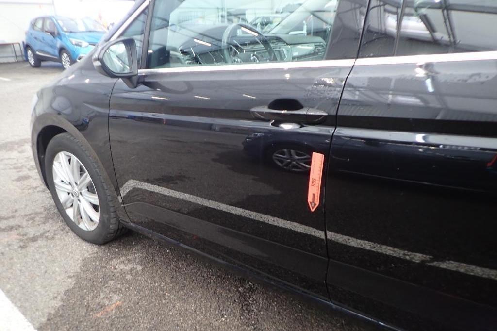 Volkswagen Touran 2017 photo 33