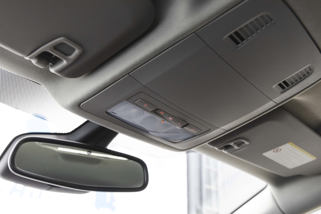 Opel Astra J 2011 фото 17