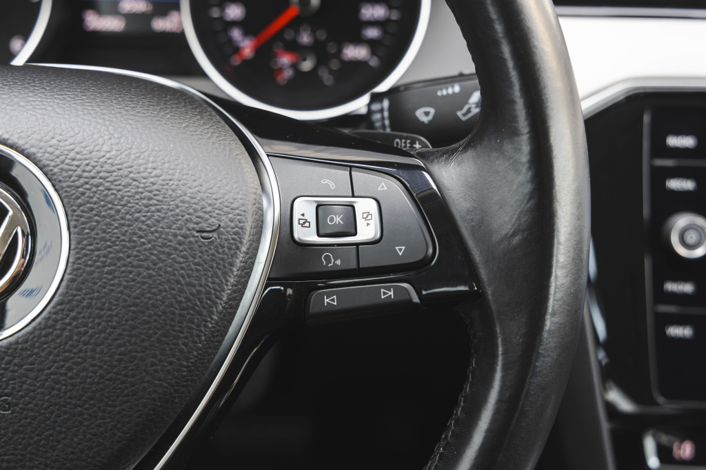 Volkswagen Passat R-Line 4Motion 2018 photo 19