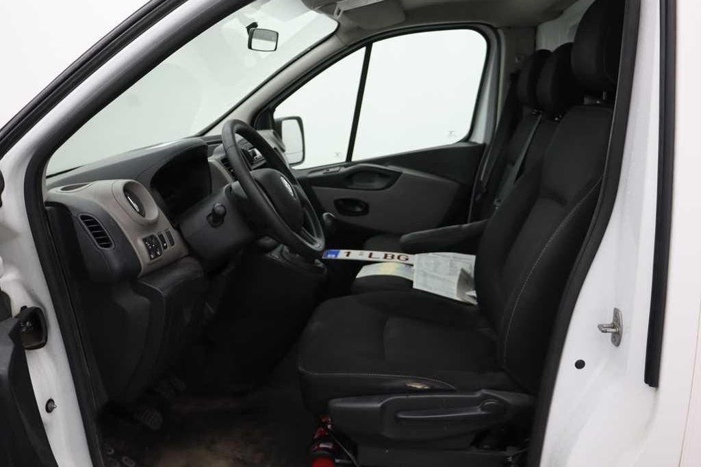 Renault Trafic 2015 photo 4
