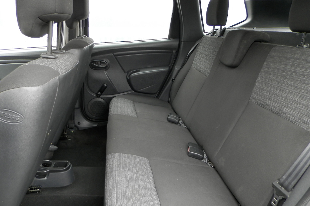 Dacia Duster 2011 photo 12