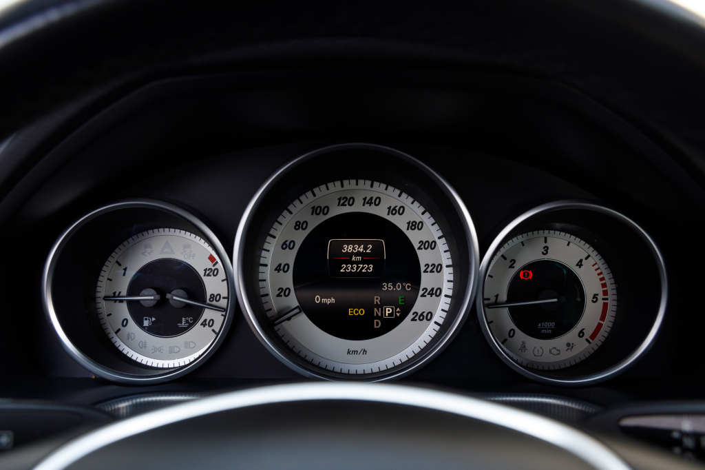 Mercedes-Benz  E220 2013 фото 12