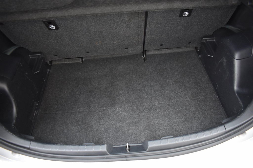 Toyota Yaris 2019 photo 14