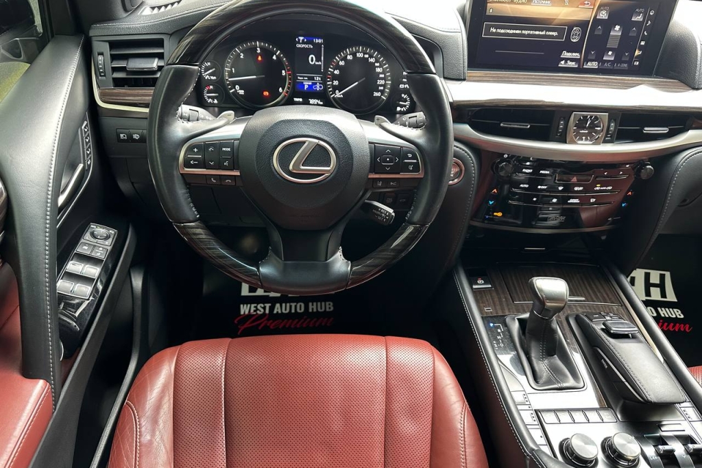 Lexus LX 450 2019 фото Lexus LX 450 2019 фото 20