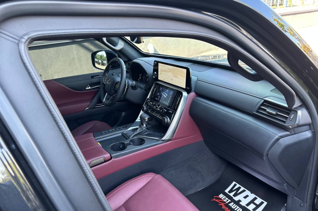 Lexus LX 500d 2023 photo 14