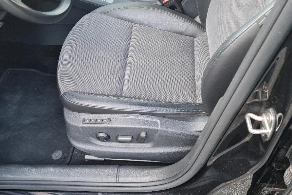 Skoda Octavia Combi 2018 photo 12