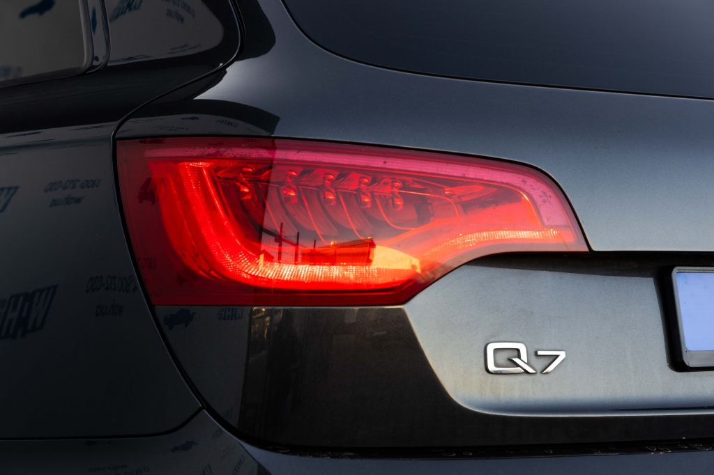 Audi Q7 Premium Plus 2015 фото Audi Q7 Premium Plus 2015 фото 11