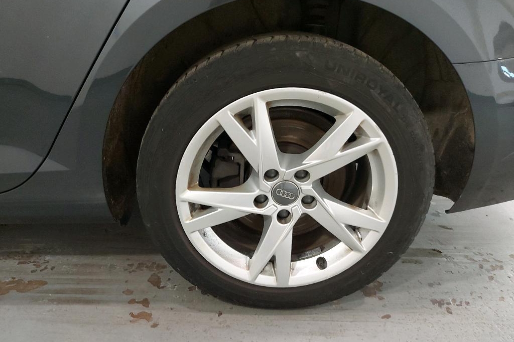 Audi A4 Avant 2016 фото 22