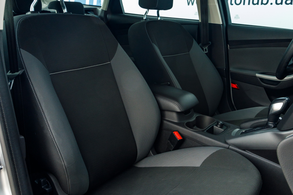 Ford Focus 2013 photo 16