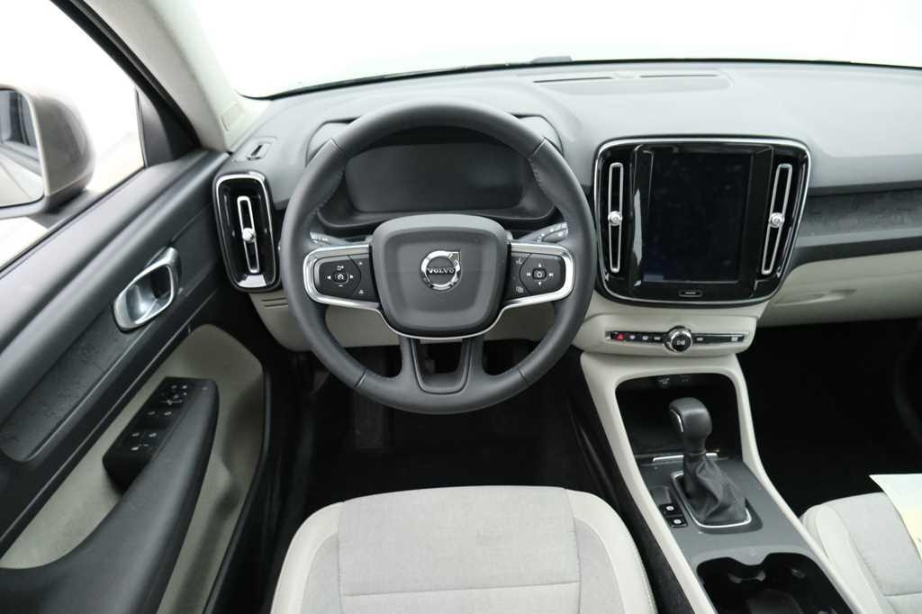 Volvo XC40 2020 фото 4