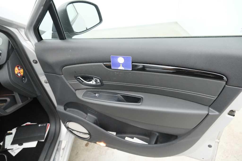 Renault Grand Scenic 2016 фото 32